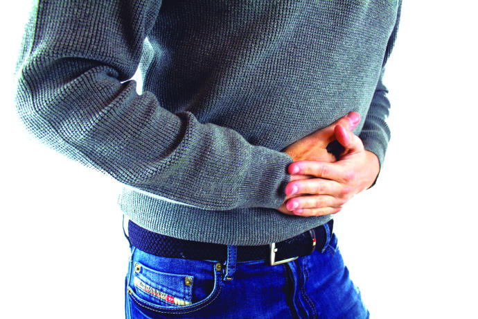 Pacientes celiacos pueden sufrir molestias intestinales.